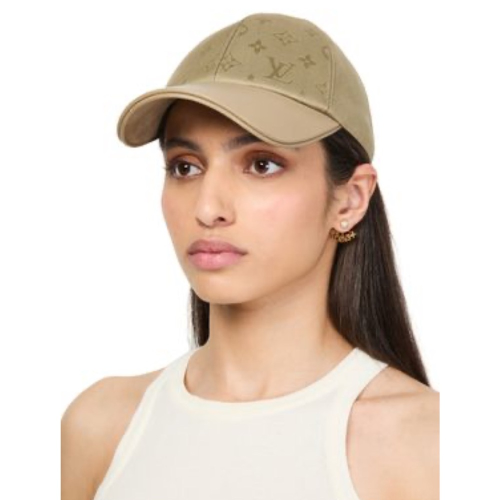 LOUIS VUITTON LV First Cap - Picture 2 of 13